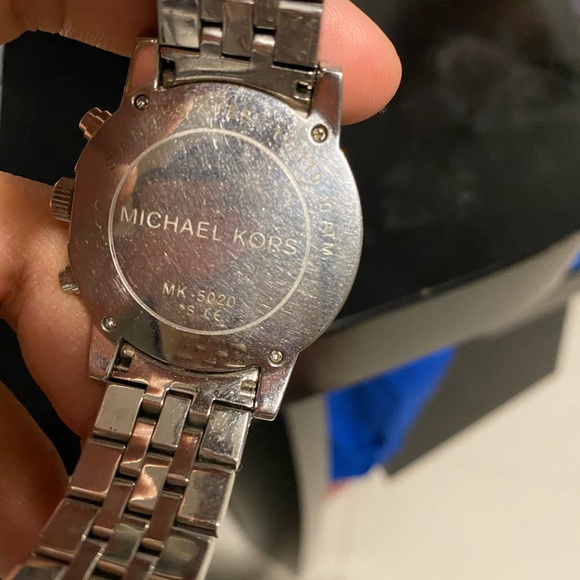 Michael Kors -PRELOVED stainless steel/diamond - Picture 2 of 3